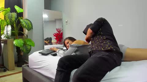 2_fire online show from 11/24/25, 08:19