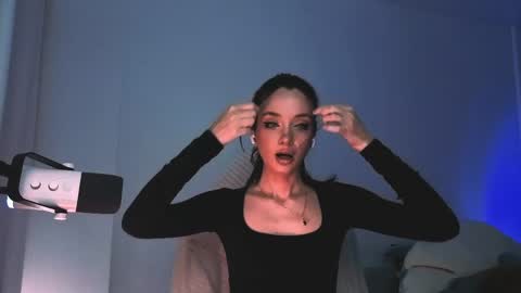 Snapshot of 2b_ chatting on 04/06/26, 07:48 Sasha weekend from 14 to 27 November online show from 04/06/26, 07:48