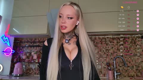 Snapshot of 2badforyou chatting on 11/05/25, 11:10 30 NOV online show from 11/05/25, 11:10