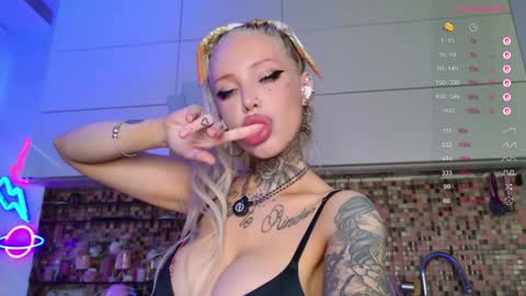 Snapshot of 2badforyou chatting on 11/26/25, 11:33 30 NOV online show from 11/26/25, 11:33