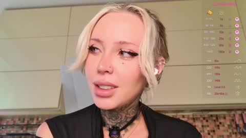 Snapshot of 2badforyou chatting on 02/12/26, 10:43 30 NOV online show from 02/12/26, 10:43