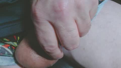 Snapshot of 2blsfll4u chatting on 01/03/25, 04:00 2blsfll4u online show from 01/03/25, 04:00