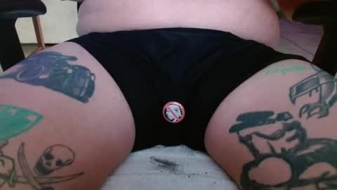 Snapshot of 2dirtyhillbillies chatting on 04/13/26, 11:10 ThrillBilly online show from 04/13/26, 11:10