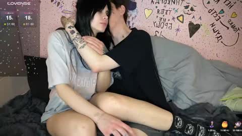 Snapshot of 2emo4fam chatting on 12/02/24, 08:22 2emo4fam online show from 12/02/24, 08:22