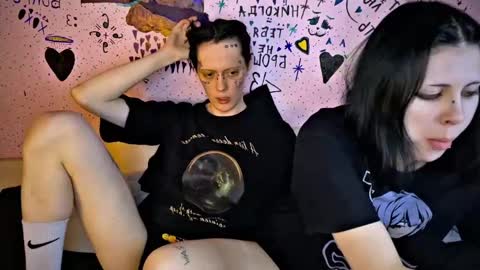 Snapshot of 2emo4fam chatting on 12/09/24, 09:05 2emo4fam online show from 12/09/24, 09:05