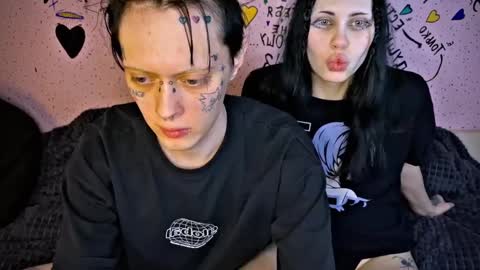 Snapshot of 2emo4fam chatting on 12/11/24, 10:38 2emo4fam online show from 12/11/24, 10:38