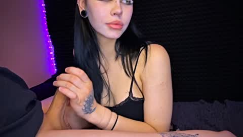 Snapshot of 2emo4fam chatting on 01/08/25, 02:25 2emo4fam online show from 01/08/25, 02:25