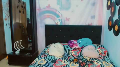 samantha sharon online show from 12/04/25, 02:37