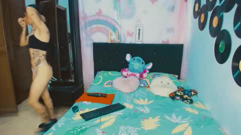 Snapshot of 2girls__dream chatting on 01/07/26, 03:14 samantha sharon online show from 01/07/26, 03:14