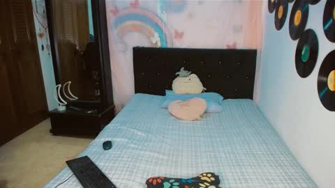 Snapshot of 2girls__dream chatting on 02/05/26, 08:30 samantha sharon online show from 02/05/26, 08:30