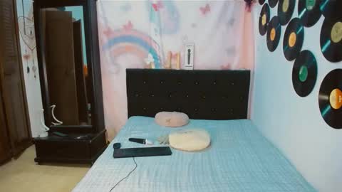 Snapshot of 2girls__dream chatting on 02/11/26, 10:31 samantha sharon online show from 02/11/26, 10:31