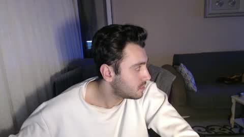 Snapshot of 2handsomeman chatting on 10/26/25, 04:02 Berk online show from 10/26/25, 04:02