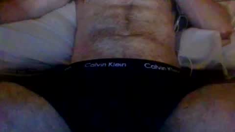 Snapshot of 2hard2humble chatting on 12/19/25, 04:03 2hard2humble online show from 12/19/25, 04:03