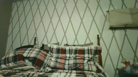 Snapshot of 2hottietottie chatting on 09/18/25, 06:48 2hottietottie online show from 09/18/25, 06:48