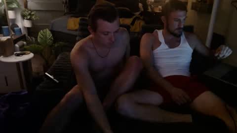 Snapshot of 2hungrichards23 chatting on 09/11/25, 10:59 2hungrichards23 online show from 09/11/25, 10:59