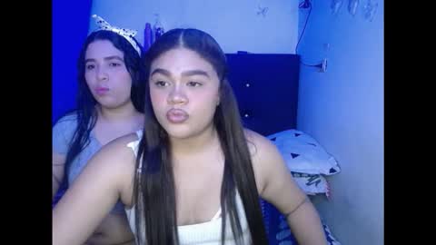 2moons_full_of_love online show from 11/08/25, 12:33