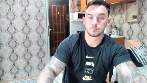 2sexymuscles online show from 09/18/25, 08:11