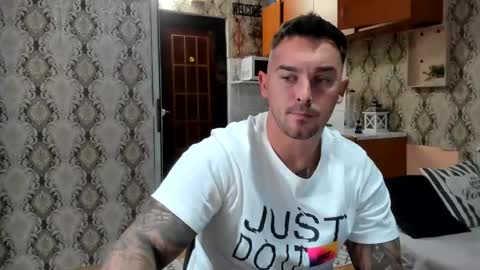 2sexymuscles online show from 09/20/25, 08:32