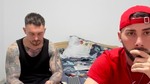 Snapshot of 2sexymuscles chatting on 04/07/26, 09:15 2sexymuscles online show from 04/07/26, 09:15