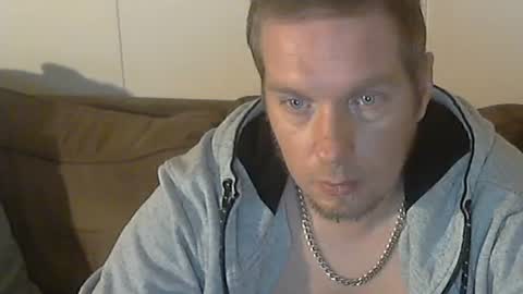 2small4you83 online show from 12/08/24, 09:24