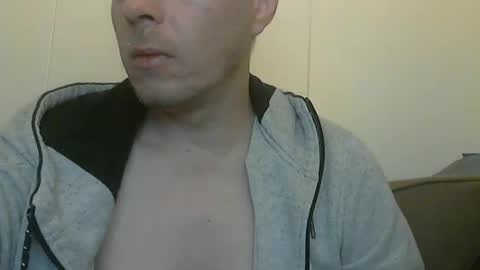 2small4you83 online show from 11/26/25, 07:59