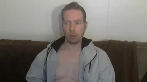 Snapshot of 2small4you83 chatting on 03/19/26, 10:03 2small4you83 online show from 03/19/26, 10:03