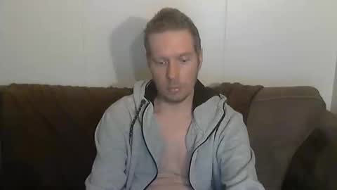 Snapshot of 2small4you83 chatting on 03/20/26, 10:14 2small4you83 online show from 03/20/26, 10:14