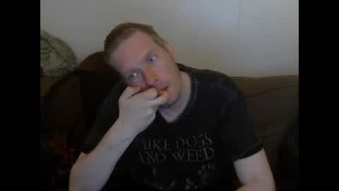 Snapshot of 2small4you83 chatting on 06/10/26, 07:13 2small4you83 online show from 06/10/26, 07:13