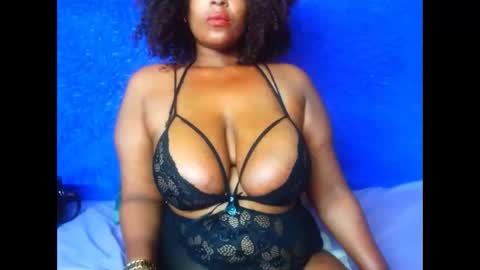 Snapshot of 2sweetysmile chatting on 12/06/24, 04:06 2sweetysmile online show from 12/06/24, 04:06