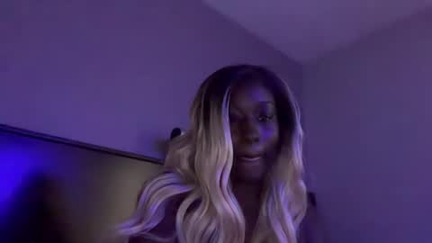 GamerBaddieLux online show from 09/09/25, 08:08