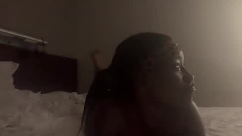 GamerBaddieLux online show from 11/12/25, 07:42