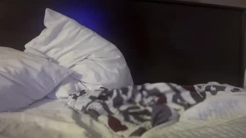 GamerBaddieLux online show from 12/01/25, 05:18