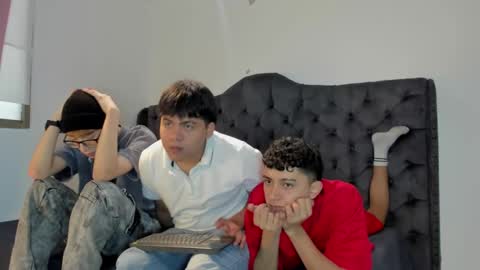 Snapshot of 3guy3 chatting on 11/13/25, 07:46 Guy 1 Guy 2 Guy 3. online show from 11/13/25, 07:46