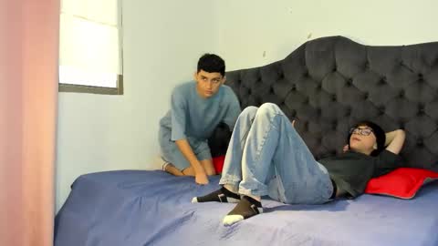 Snapshot of 3guy3 chatting on 11/28/25, 08:00 Guy 1 Guy 2 Guy 3. online show from 11/28/25, 08:00