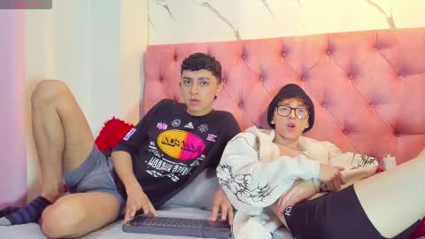 Snapshot of 3guy3 chatting on 12/18/25, 08:15 Guy 1 Guy 2 Guy 3. online show from 12/18/25, 08:15