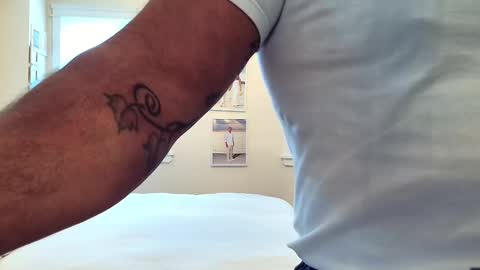 Snapshot of 3totangox chatting on 10/09/25, 09:02 3 to tango online show from 10/09/25, 09:02