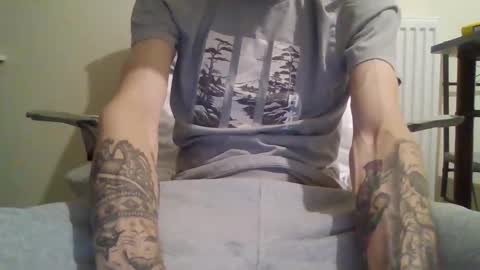 420feetloverr420 online show from 10/24/25, 10:06