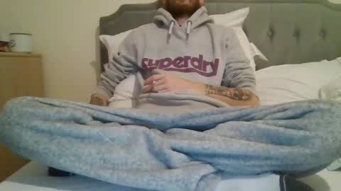 420feetloverr420 online show from 11/30/25, 10:41