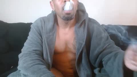 Snapshot of 420flyguy chatting on 12/12/24, 07:48 420flyguy online show from 12/12/24, 07:48