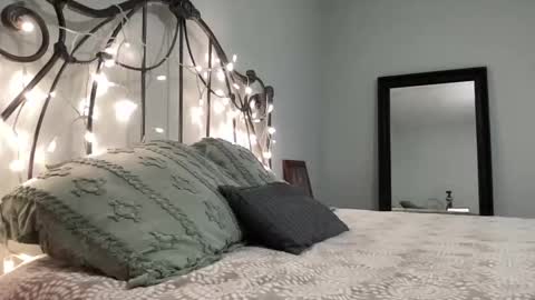 Snapshot of 420kc_couple chatting on 04/23/26, 07:49 KC420Couple online show from 04/23/26, 07:49