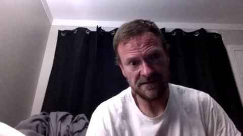 Snapshot of 4djmoore chatting on 04/15/26, 02:40 4djmoore online show from 04/15/26, 02:40