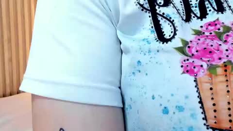 ... .     Angel     . ... online show from 09/23/25, 11:41