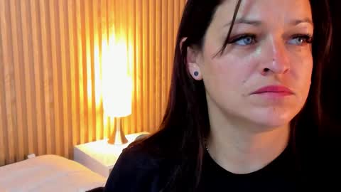 ... .     Angel     . ... online show from 09/27/25, 12:26