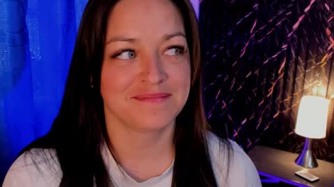 ... .     Angel     . ... online show from 10/29/25, 09:27