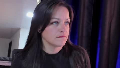 ... .     Angel     . ... online show from 11/03/25, 09:16