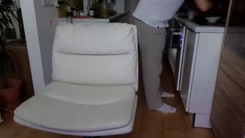 4rjun4 online show from 10/18/25, 07:53