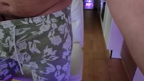 4rjun4 online show from 10/22/25, 07:41