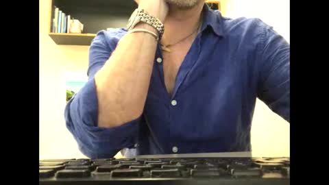 Snapshot of 555tony555 chatting on 11/06/25, 01:39 555tony555 online show from 11/06/25, 01:39