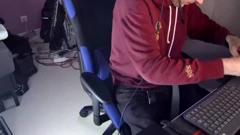 Snapshot of 55hotgboy chatting on 02/02/25, 07:41 Larese Carlo online show from 02/02/25, 07:41