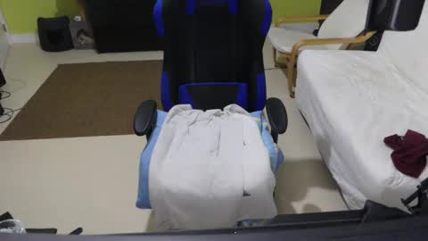 Snapshot of 55hotgboy chatting on 10/28/25, 02:04 Larese Carlo online show from 10/28/25, 02:04